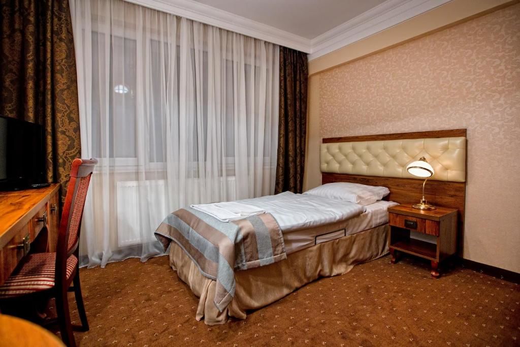 Отель Hotel Gold Дембица