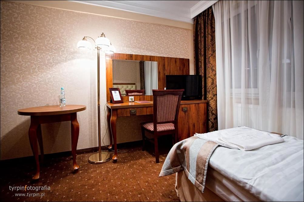Отель Hotel Gold Дембица-7