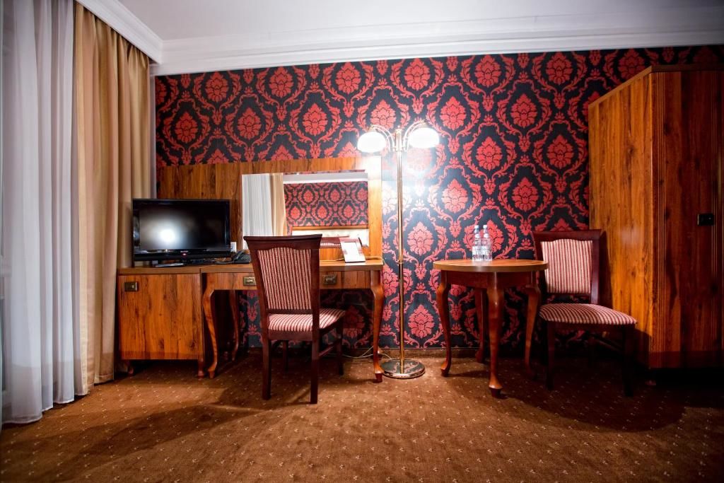 Отель Hotel Gold Дембица-45