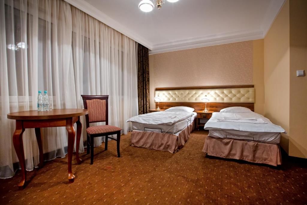 Отель Hotel Gold Дембица