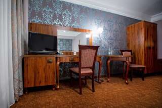 Отель Hotel Gold Дембица Двухместный номер с 1 кроватью или 2 отдельными кроватями-3