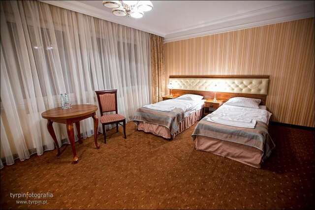 Отель Hotel Gold Дембица-7